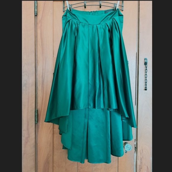AKIRA Chicago - Black Label - Emerald Green High Low Skirt - Picture 3 of 5